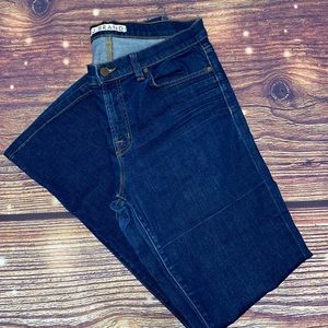 Women’s J Brand straight leg jeans. Size 31.